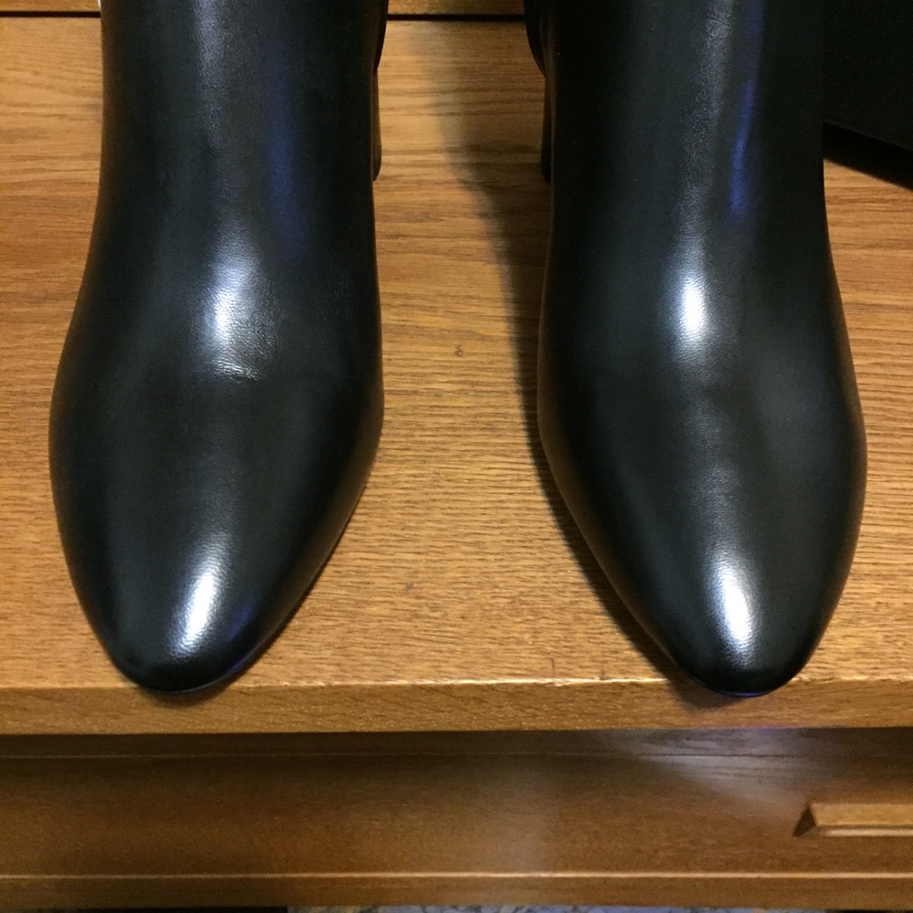 (SOLD) 💖 YSL Lou Ankle Boot size 39 - Picture 5 of 13